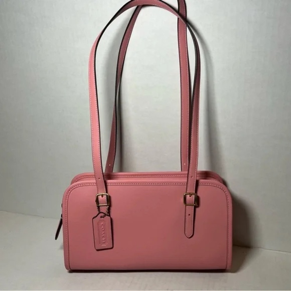 Coach Swing Zip Bubblegum
